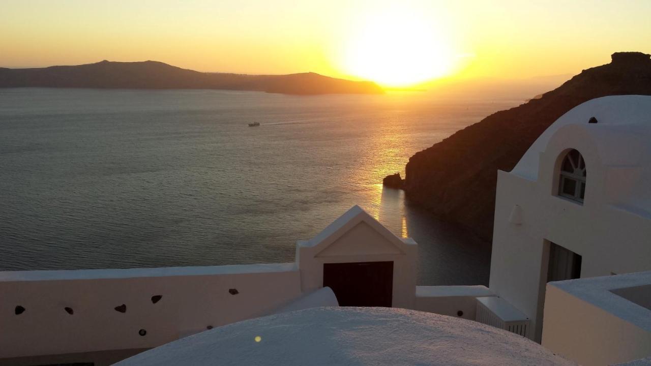 Antelmi Luxury Villa Fira  Bagian luar foto